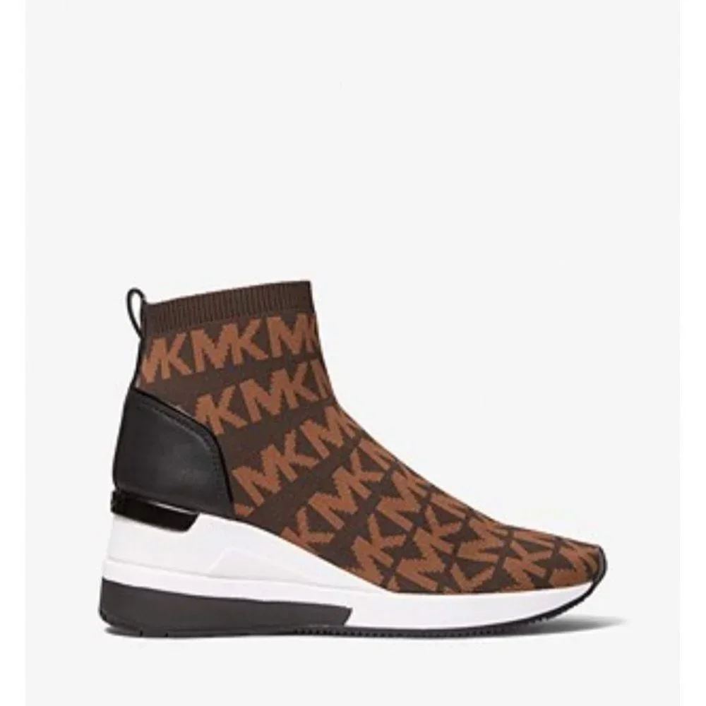 Michael Kors Skylar Booties - Picture 1 of 4